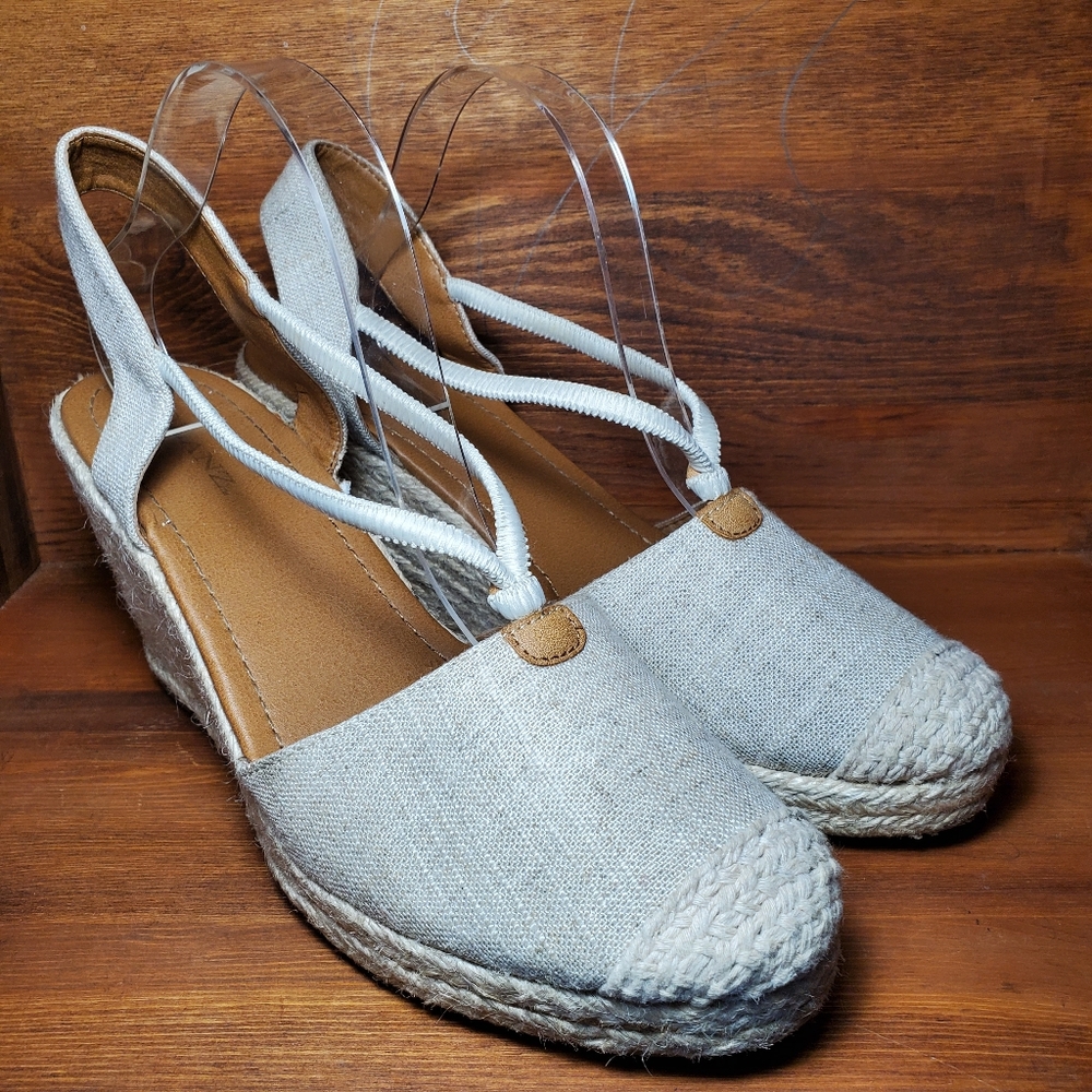 Solanz Rebekah canvas wedge heel sandal  Sz 9.5